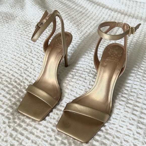 Vince Camuto Enella Ankle Strap Sandal In Gold size 8.5M - Picture 5 of 6